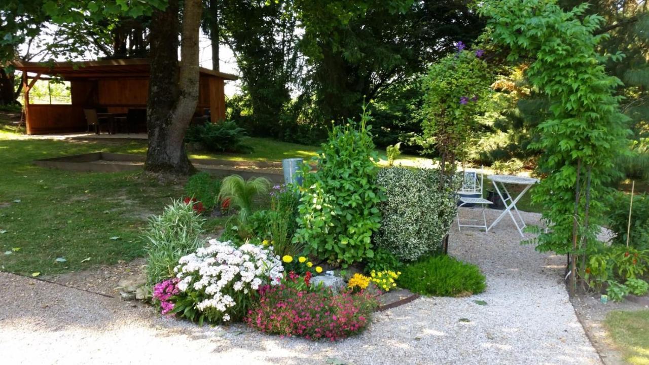 Le Venay Bed & Breakfast *