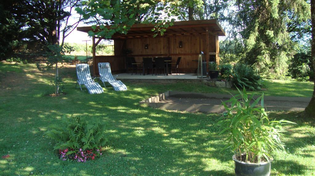 Le Venay Bed & Breakfast Frontenaud